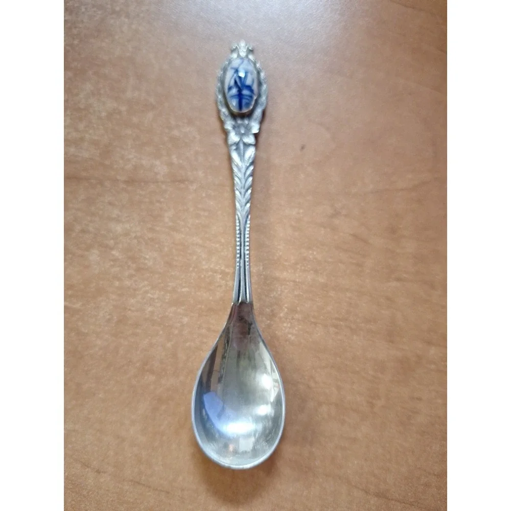 Windmill Vintage Souvenir Spoon Collectible